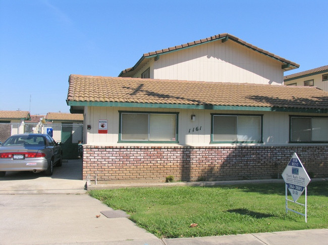Primary Photo - Evergreen Apartments
