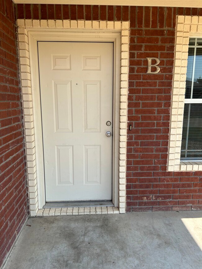 Puerta principal - 220 Ryan Cir Apt B