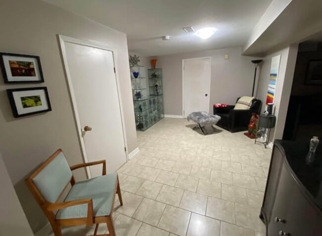 Photo du bâtiment - 7150 Burbank Cres