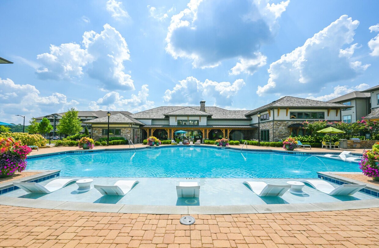 Sugarloaf Summit Apartments at 1887 Duluth Hwy Lawrenceville, GA