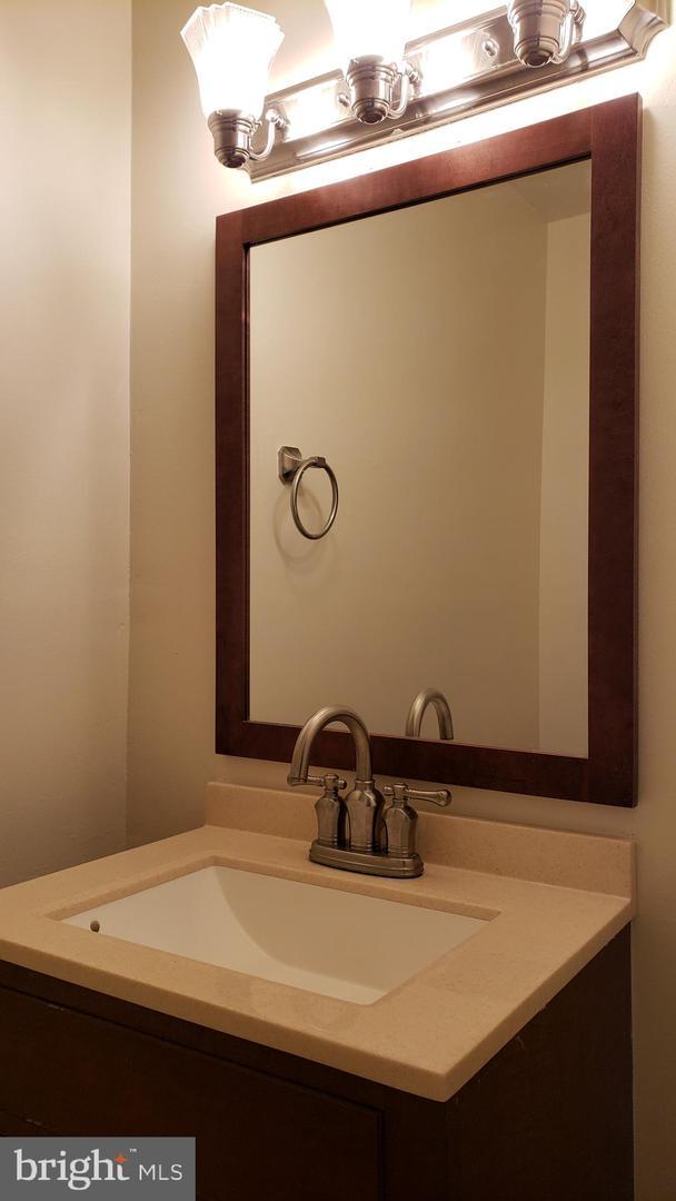 Building Photo - 53 Probasco Rd