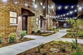 Building Photo - 517 E B St