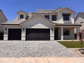 Building Photo - 2905 E Yavin Wy