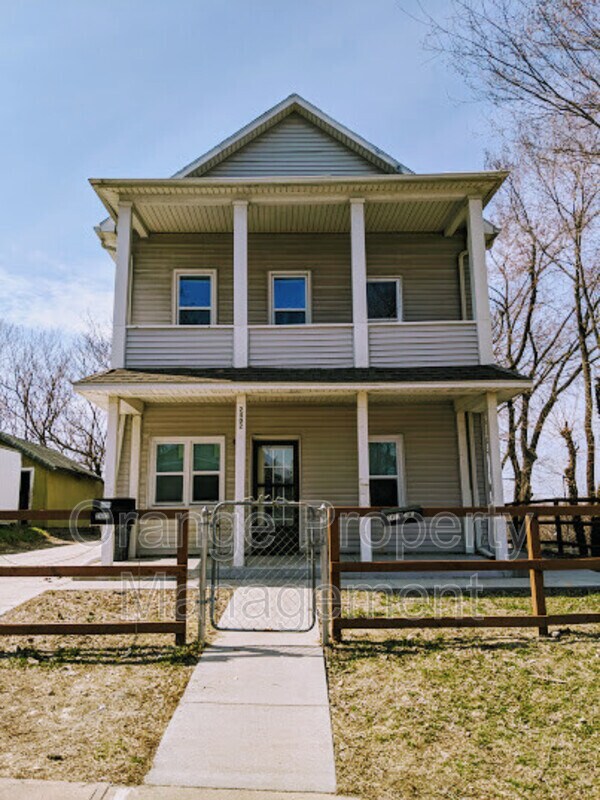 Primary Photo - 2402 S 18th St