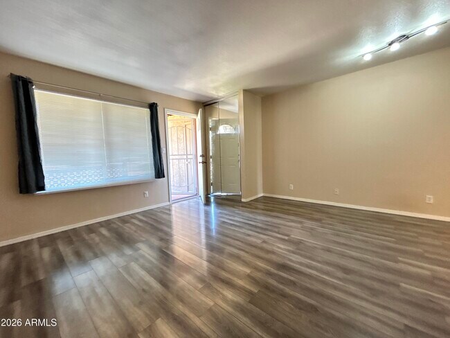 Building Photo - 14203 N 19th Ave