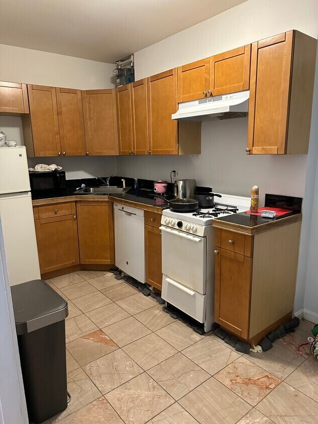 *Pictures are representative samples of the advertised unit. In some cases, the actual units you to - 85 Brainerd Rd