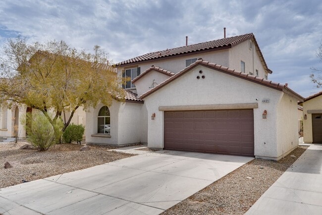 Foto del edificio - Charming 3-Bed Home with Spacious Yard in ...