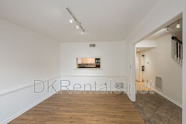 Foto del edificio - 9070 Cobbler Ct