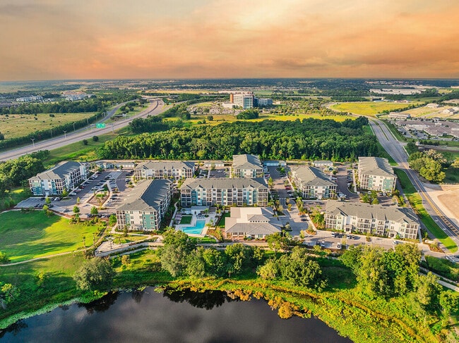 Building Photo - J Ardin at Apopka