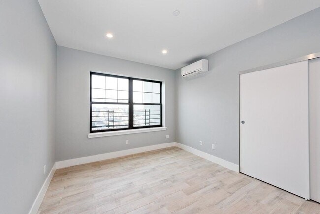 Foto del edificio - 104-22 Astoria Blvd