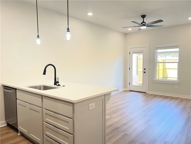Building Photo - 1713 Cuppett Cir