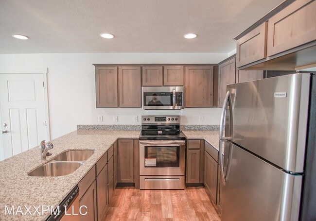 Building Photo - 3 br, 2 bath House - 477 S 850 E #301