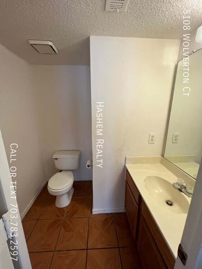Foto del edificio - Stunning 3 Bedroom 2.5 Bath Home Available...