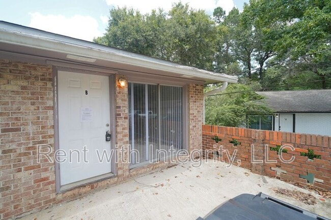 Building Photo - 2304 Hartsfield Ct