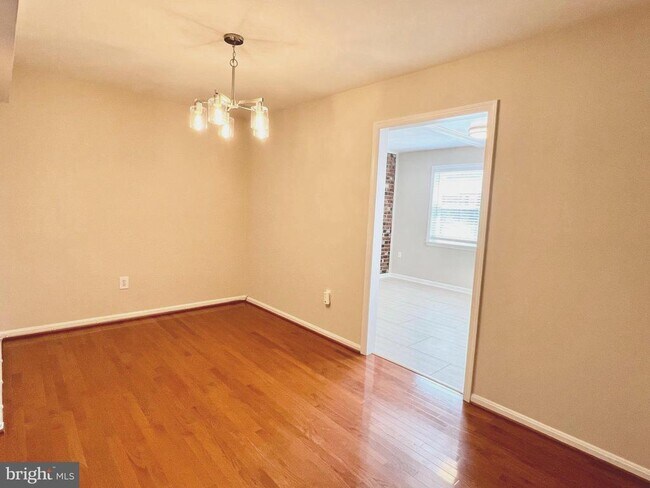 Building Photo - 8124 Larkin Ln