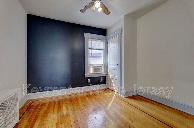 Building Photo - 10 Comfort Pl