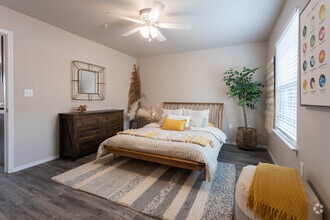 1BR, 1BA - 698 SF - Apex Villas