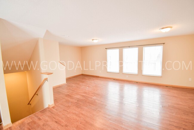 Foto del edificio - Short term lease available! 2.5 Bath Townh...