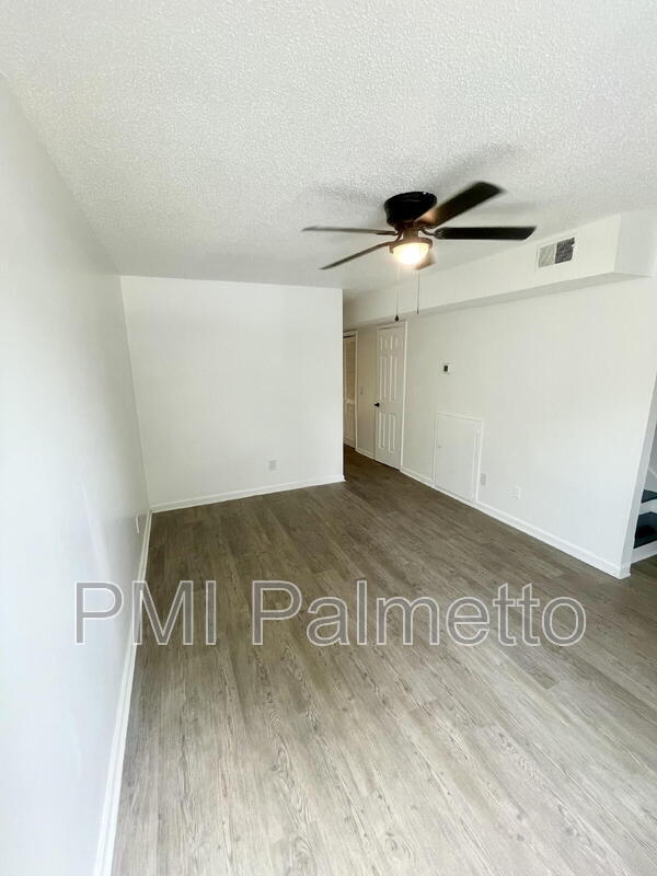 Building Photo - 138 Villa Ct