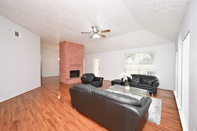 Building Photo - 3551 Santa Rosa Ln