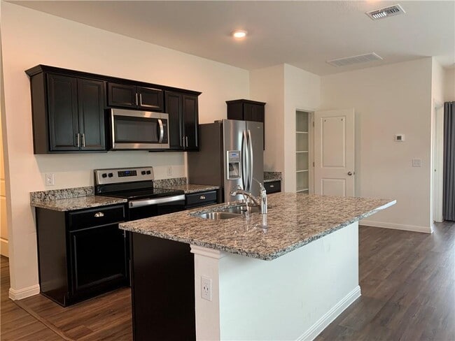 Foto del edificio - 19316 Cloudy Bay Dr