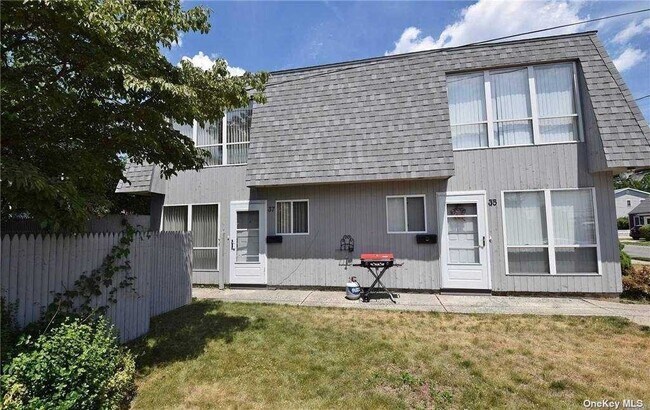 Building Photo - 35 Linwood Rd S