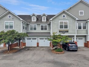 Building Photo - 300 Flowering Peach Ct