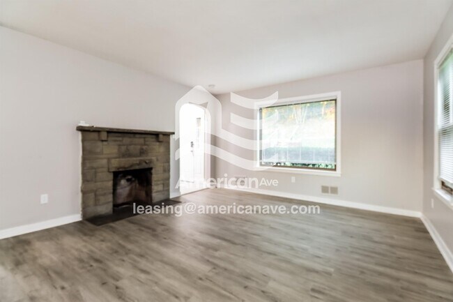 Foto del edificio - 1753 N Main St