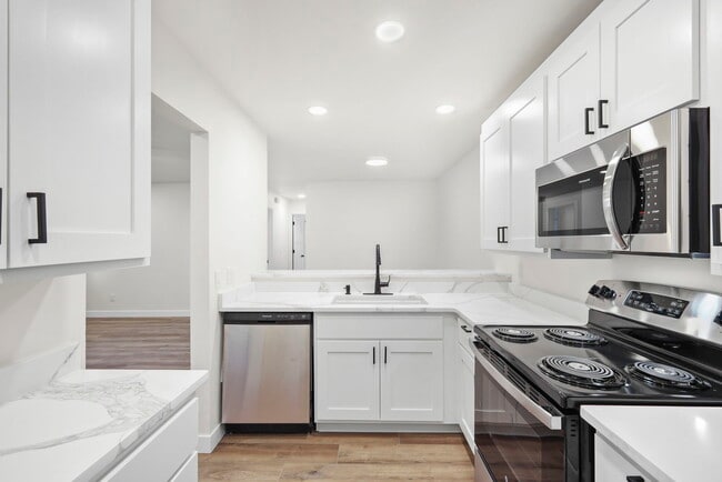 Building Photo - 509 S Perry Parkway