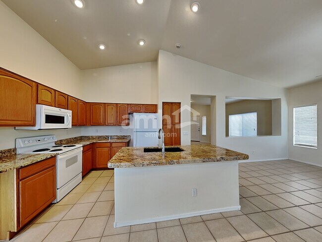 Foto del edificio - 40738 N Robinson Dr