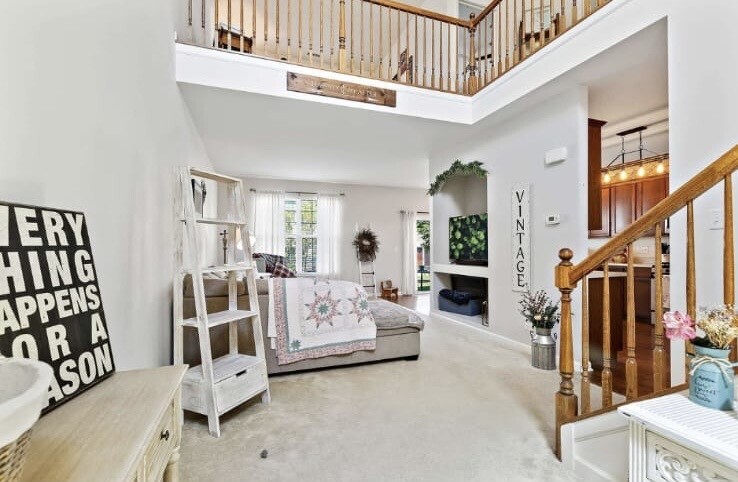 Entrance/Living - 416 S Jade Ln