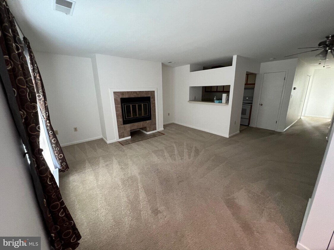 15 Greenwich Pl Unit 15, Pikesville, MD 21208 Room for Rent in