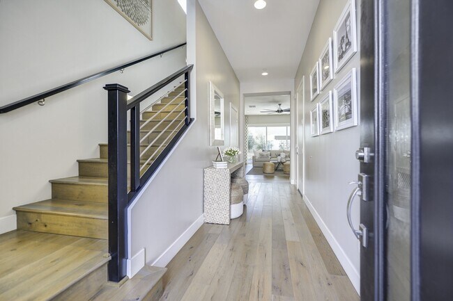 Building Photo - 6895 E Orion Dr