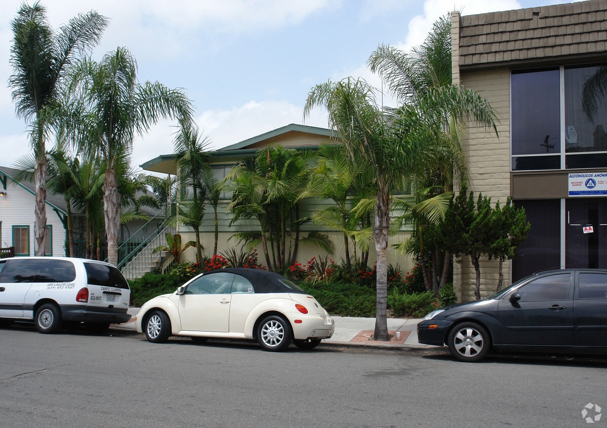 Building Photo - 3918 Oregon St