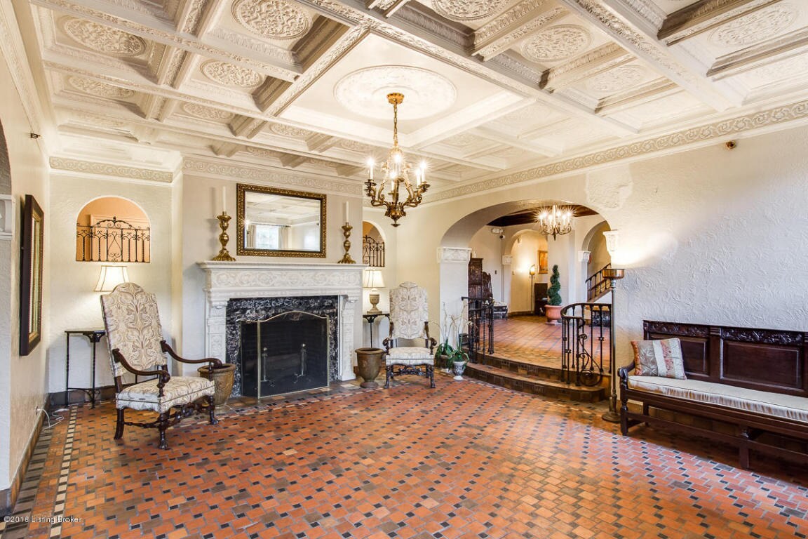 Lobby - 2140 Bonnycastle Avenue
