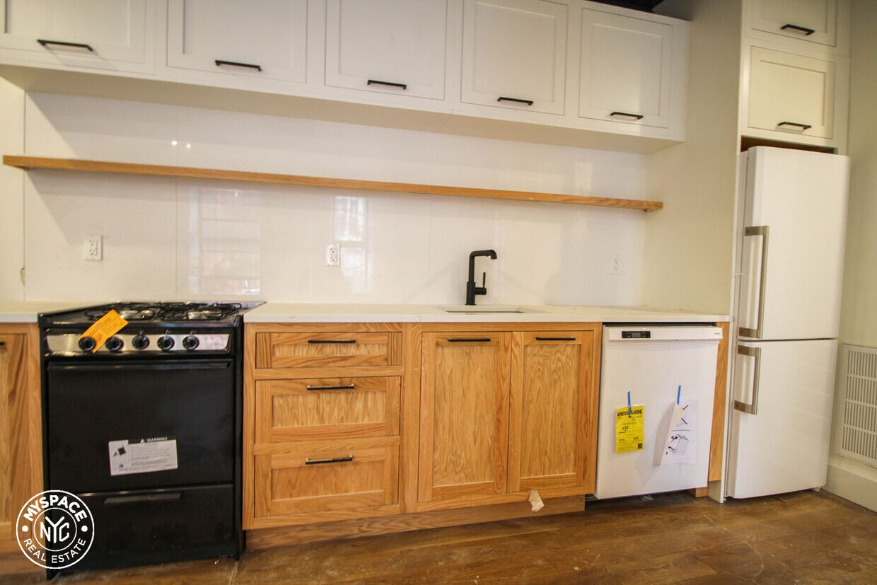 Foto principal - 437 Throop Ave
