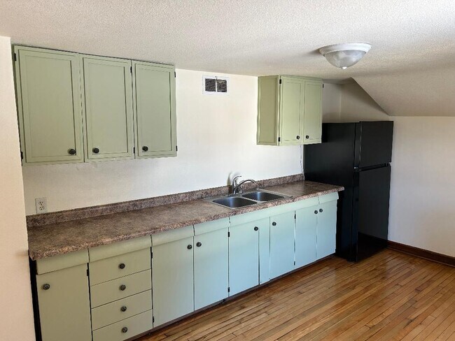 Cocina - 300 Radtke St