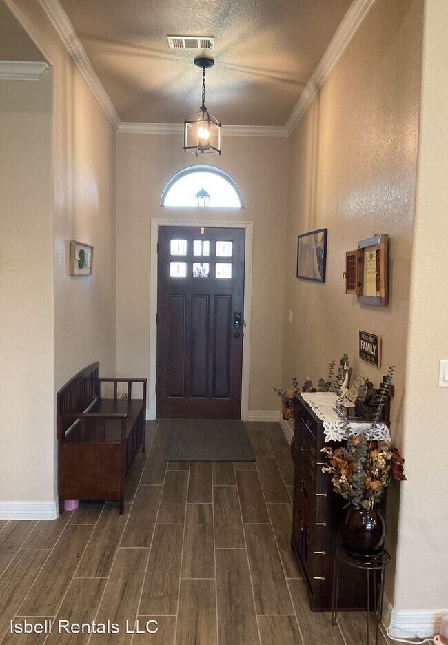 Building Photo - 4 br, 2.5 bath House - 8408 Platinum Drive