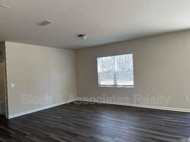 Building Photo - 1448 Heron Pond St