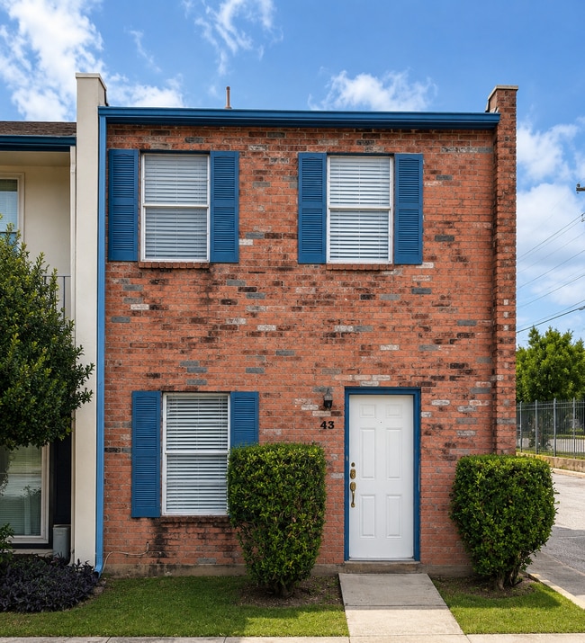Building Photo - 6427 Wurzbach Rd #43