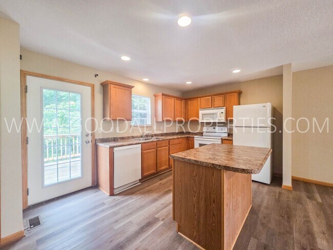 Foto del edificio - 15305 Townsend Ave