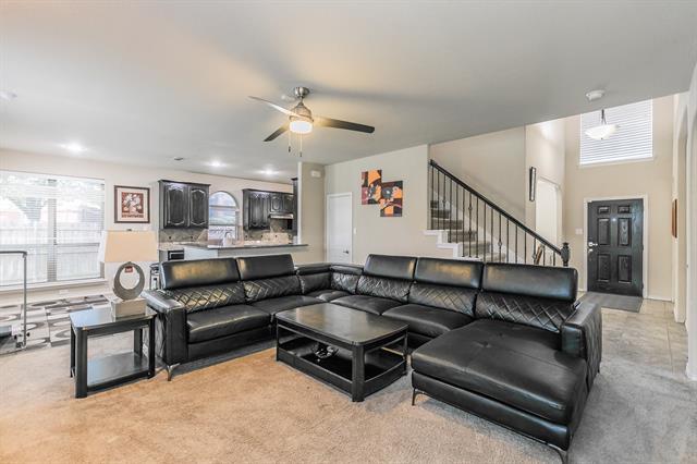 Building Photo - 210 Warbler Dr