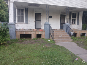 Building Photo - 32 Louisiana Ave