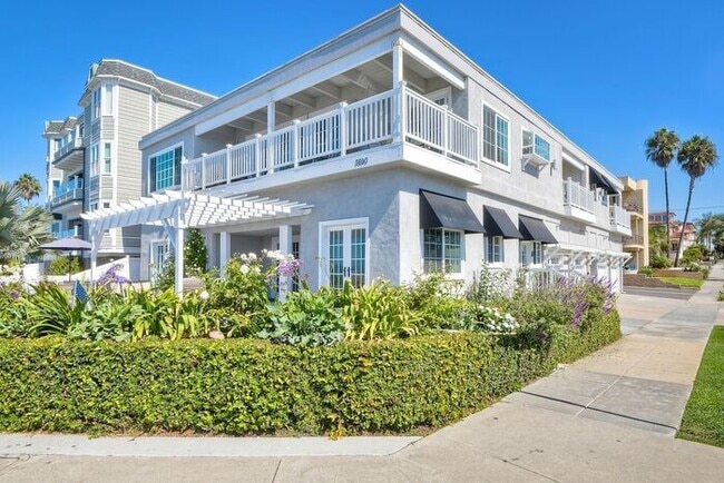 Building Photo - 3690 Carlsbad Blvd
