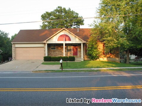 Primary Photo - 718 Bowles Ave