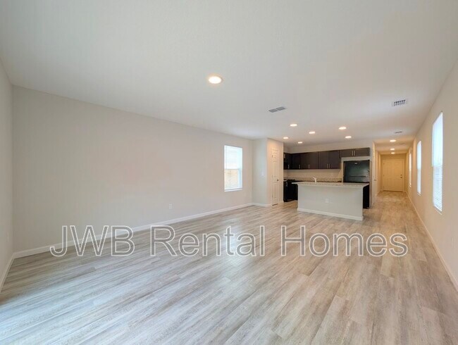 Foto del edificio - 9027 Cocoa Ave