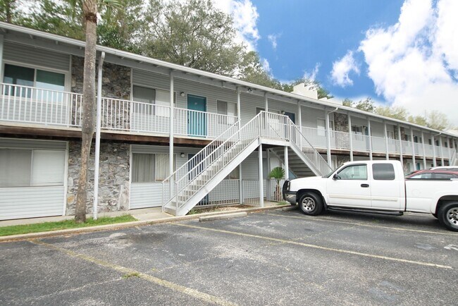 Foto del edificio - 201 E College Blvd