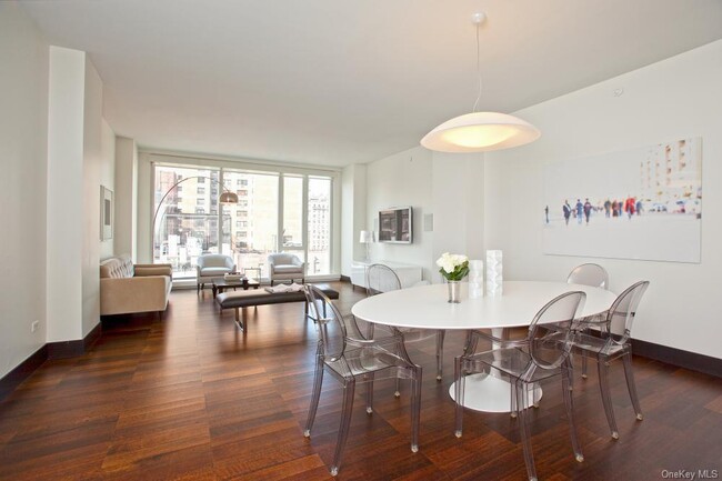 Foto del edificio - 151 E 85th St