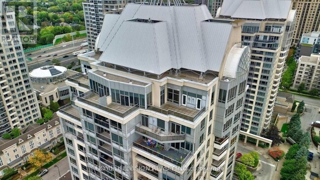 Building Photo - 8 Rean Dr