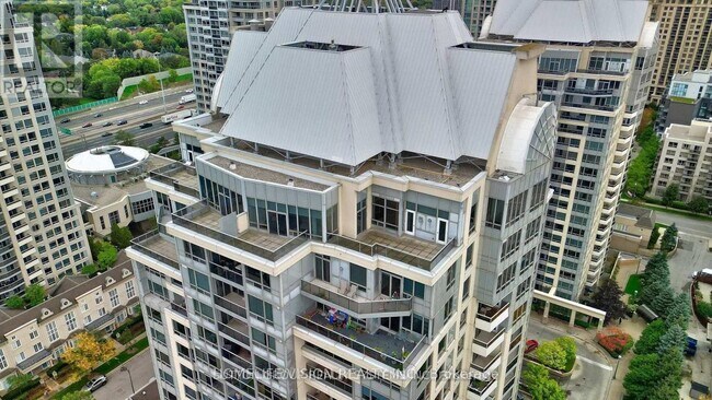 Photo du bâtiment - 8 Rean Dr